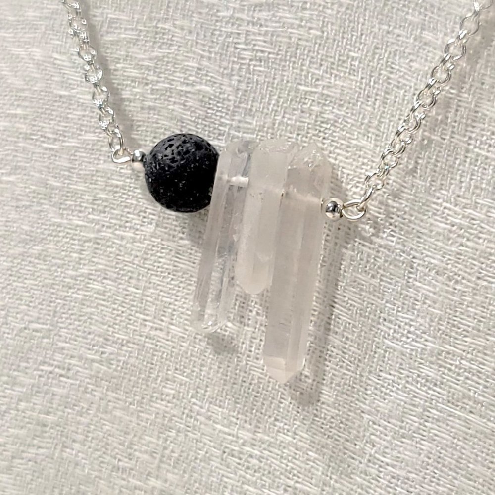 Diffuser Necklace - image 3